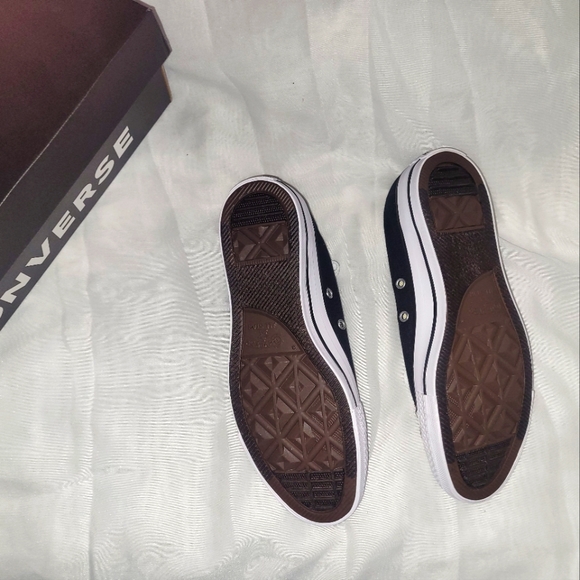 Brand new Converse - Picture 4 of 6